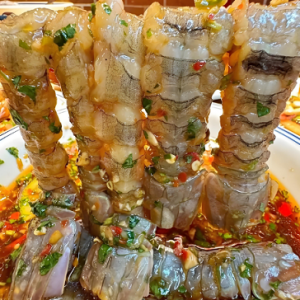 生腌皮皮虾，肉质清甜，一吸脱骨